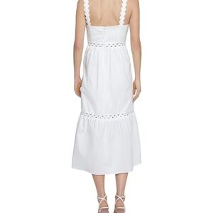 Elegant White Sleeveless Dress
